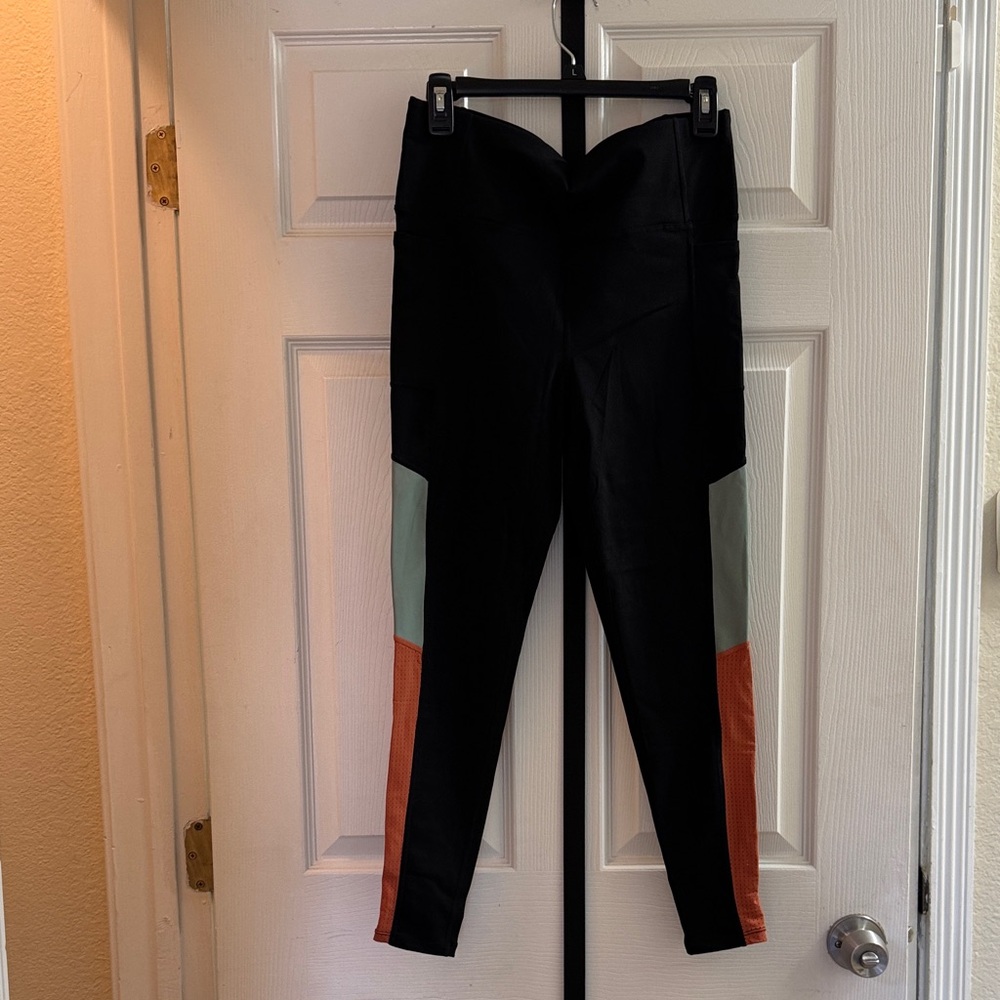 Savvi, Large, Color Block Black leggings, NWT